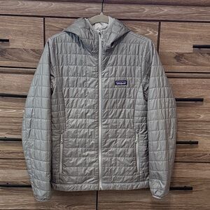Patagonia Nano Puff Hoody Size Medium Feather Grey